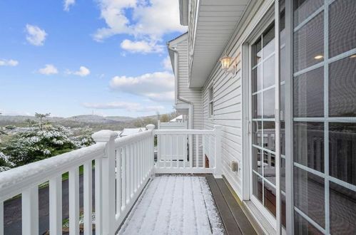 1052 Woodlawn Dr, Canonsburg PA  15317-5451 exterior