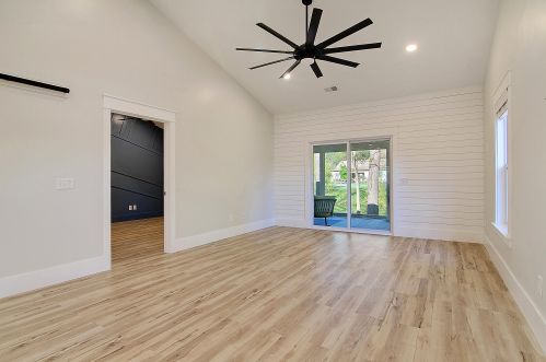 1713 Lauda Dr, Mount Pleasant SC  29464-9601 exterior