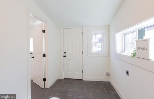 24 New St, Lancaster PA  17602-2047 exterior