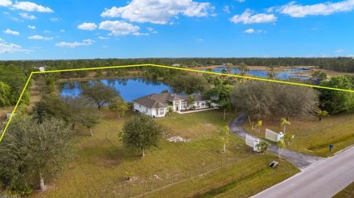 4135 62 Ave, Naples FL  34120 exterior