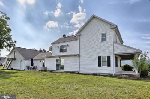 102 Allegheny Ln, Carlisle PA  17013-9103 exterior
