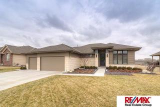 7958 Shadow Lake Dr, Omaha, NE 68046-4602