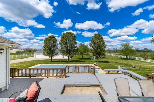 1320 Old Springfield Rd, London OH  43140-9202 exterior