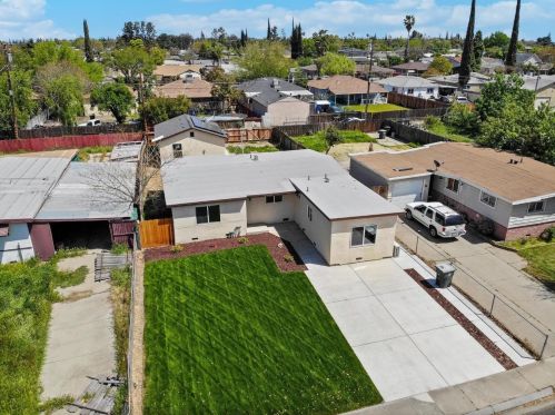 2720 Sparks Way, Modesto CA  95350-1744 exterior