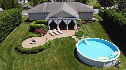 111 Williams Way, Baiting Hollow, NY 11933-1335