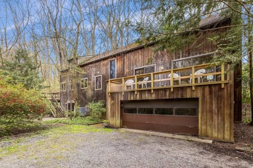 816 Lake Rd, Bradfordwoods, PA 15015-1330