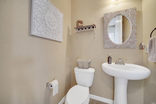 336 Tilden Cir, Vacaville CA  95688-9485 exterior