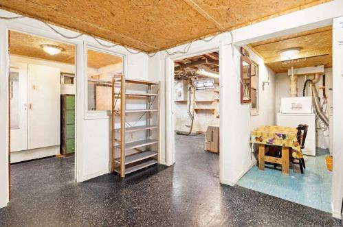 542 Forest St, Hartford CT  06118-2035 exterior