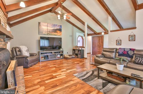 2327 Contest Ln, Haymarket VA  20169-1209 exterior