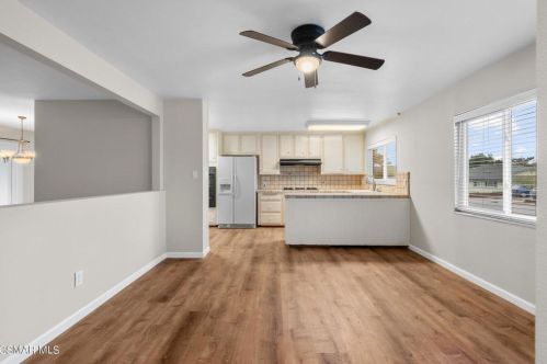 3026 Amarillo Ave, Simi Valley CA  93063-1704 exterior