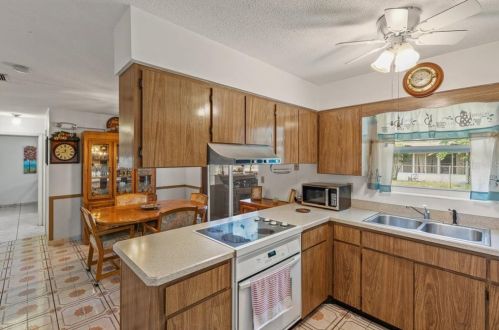 2324 Kenilworth Ave, Daytona Beach FL  32119-2712 exterior