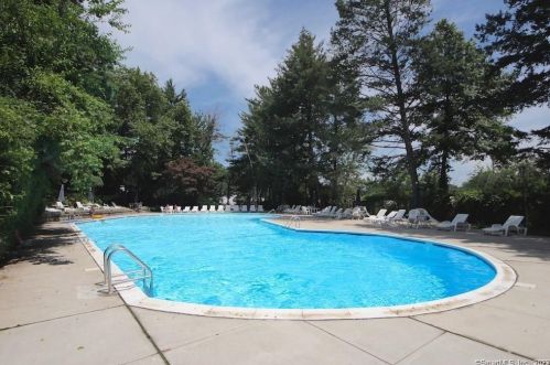 91 Strawberry Hill Ave, Stamford CT  06902-2762 exterior