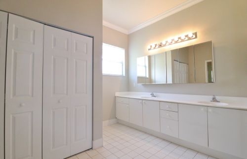 400 Sunview Way, Fort Pierce FL  34986-2655 exterior