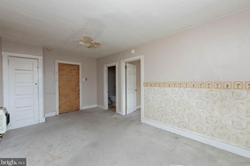 7701 Park Ave, Camden NJ  08109-3534 exterior