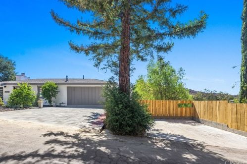 3525 Pansy Dr, Calabasas CA  91302-2072 exterior