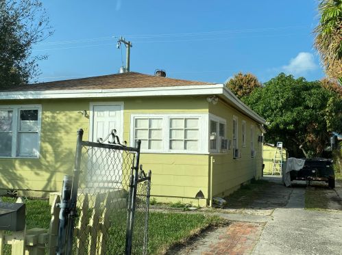 707 50th St, West Palm Beach, FL 33407-2835