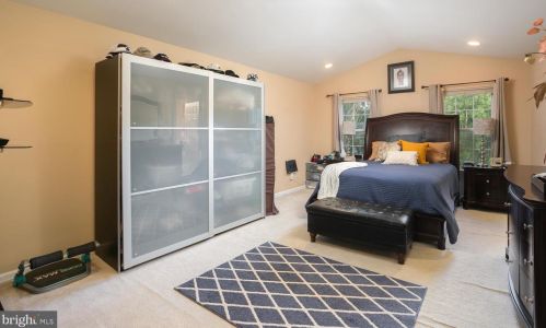 59 Greenbrook Dr, Columbus NJ  08022-2323 exterior