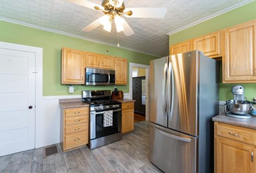 13 6 St, Nashua NH 03060-3141 exterior