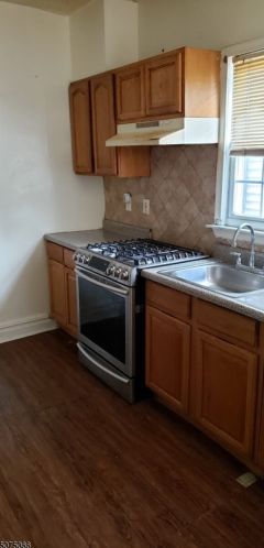 123 4th Ave, East Orange, NJ 07017-4816
