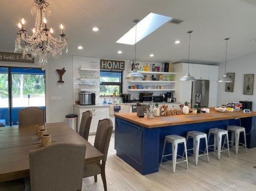 8457 Sharon St, Hobe Sound FL  33455-7236 exterior