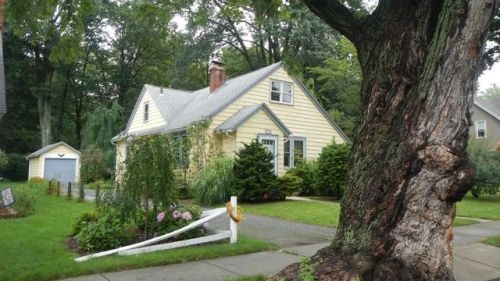 120 Edgewood Ave, Springfield MA  01106-1308 exterior