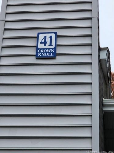 41 Crown Knoll Ct, Groton, CT 06340-6287