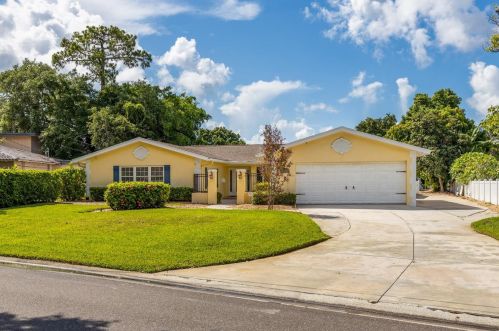 5165 Dover St, Saint Petersburg, FL 33703-3216