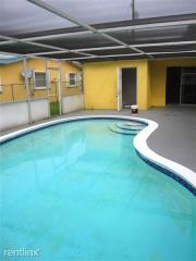 3412 Shore Rd, Hollywood FL  33023-4978 exterior