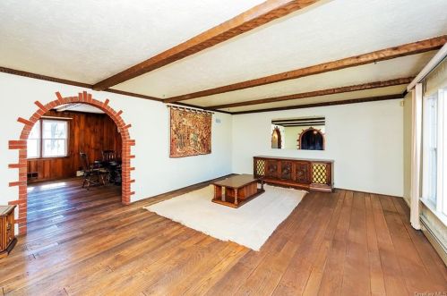 41 Michael Dr, Scarsdale NY  10583-6709 exterior