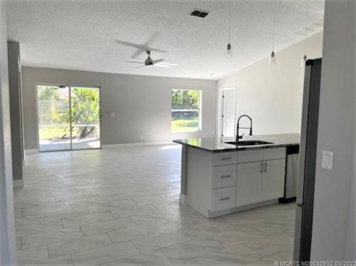 342 Voltair Ter, Fort Pierce, FL 34983-3749
