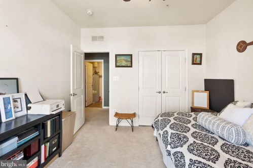 7405 Brunson Cir, Gainesville VA 20155 exterior