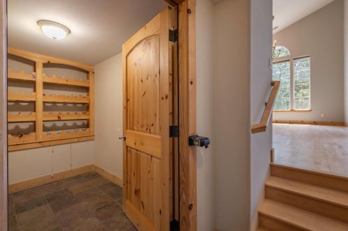 14520 Reed Ave, Truckee CA 96161-3610 exterior