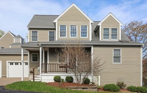 8 Murray St, Plymouth, MA 02360-3816