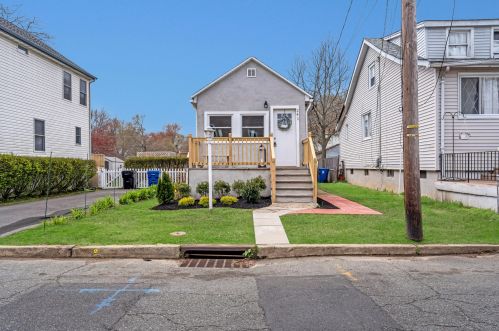 241 Bray Ave, Middletown NJ  07748-5432 exterior