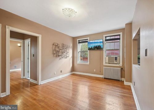 1439 Euclid St, Washington, DC 20009-4566