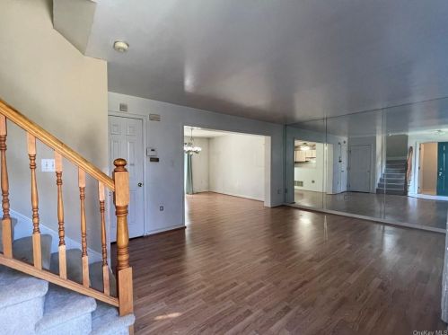 47 Lackawanna Trl, Airmont, NY 10901-4920