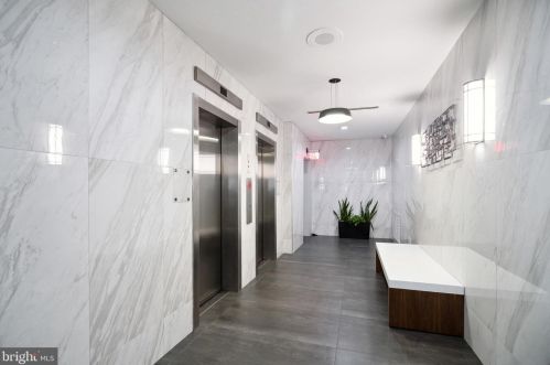 2101-17 Chestnut St, Philadelphia PA  19103 exterior