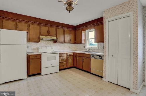 1500 Terrace Ave, Carlisle PA  17013-9369 exterior