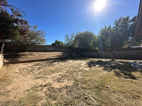 44840 Hanstead Ave, Lancaster CA  93535-2739 exterior