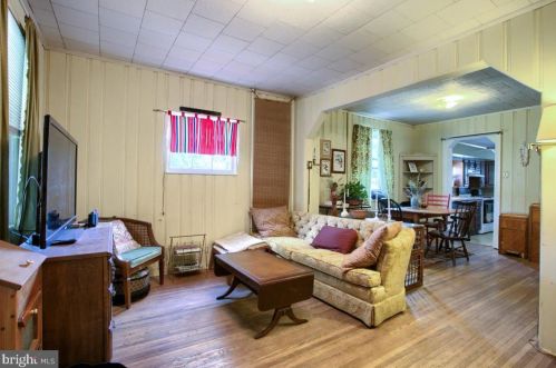 256 Walton St, Lemoyne PA  17043-2024 exterior