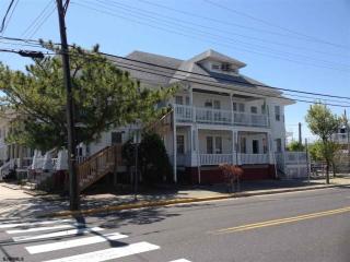 825 Atlantic Ave, Ocean City NJ  08226-3630 exterior