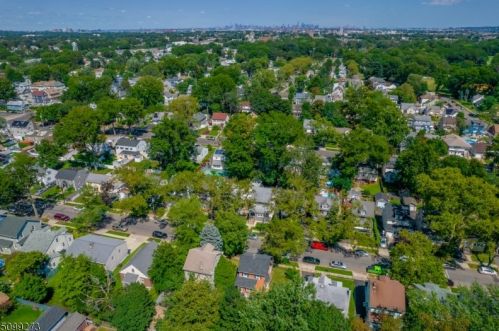 398 Drake Ave, Roselle NJ  07203-1414 exterior