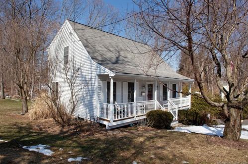 74 Peck Ln, Bristol, CT 06010-6170