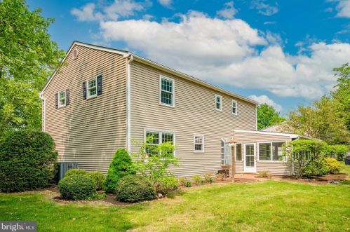 1526 Megan Cir, Blue Bell PA  19422-3625 exterior