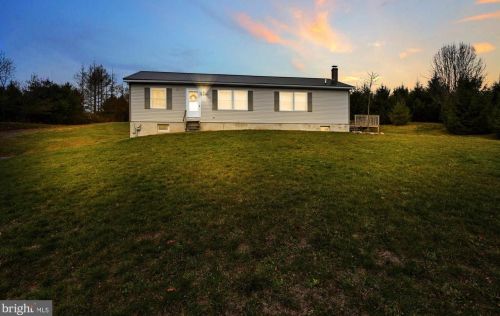 165 Wild Cherry Rd, Schuylkill Haven, PA 17972-9504