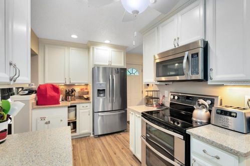 1145 Narcissus Ln, Orlando, FL 32825-6733
