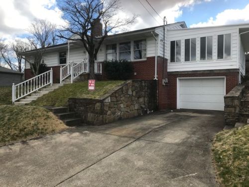 130 Blair Ct, Lake Ridge, WV 26330-1817