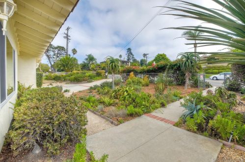 3905 Park Dr, Carlsbad, CA 92008-2634