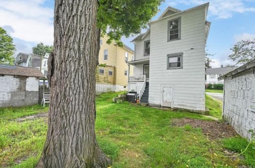 12 Royce Ave, Middletown NY  10940-4708 exterior