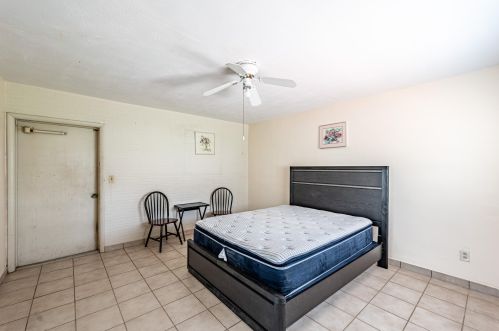 60 Olive Dr, Hialeah FL  33010-5212 exterior